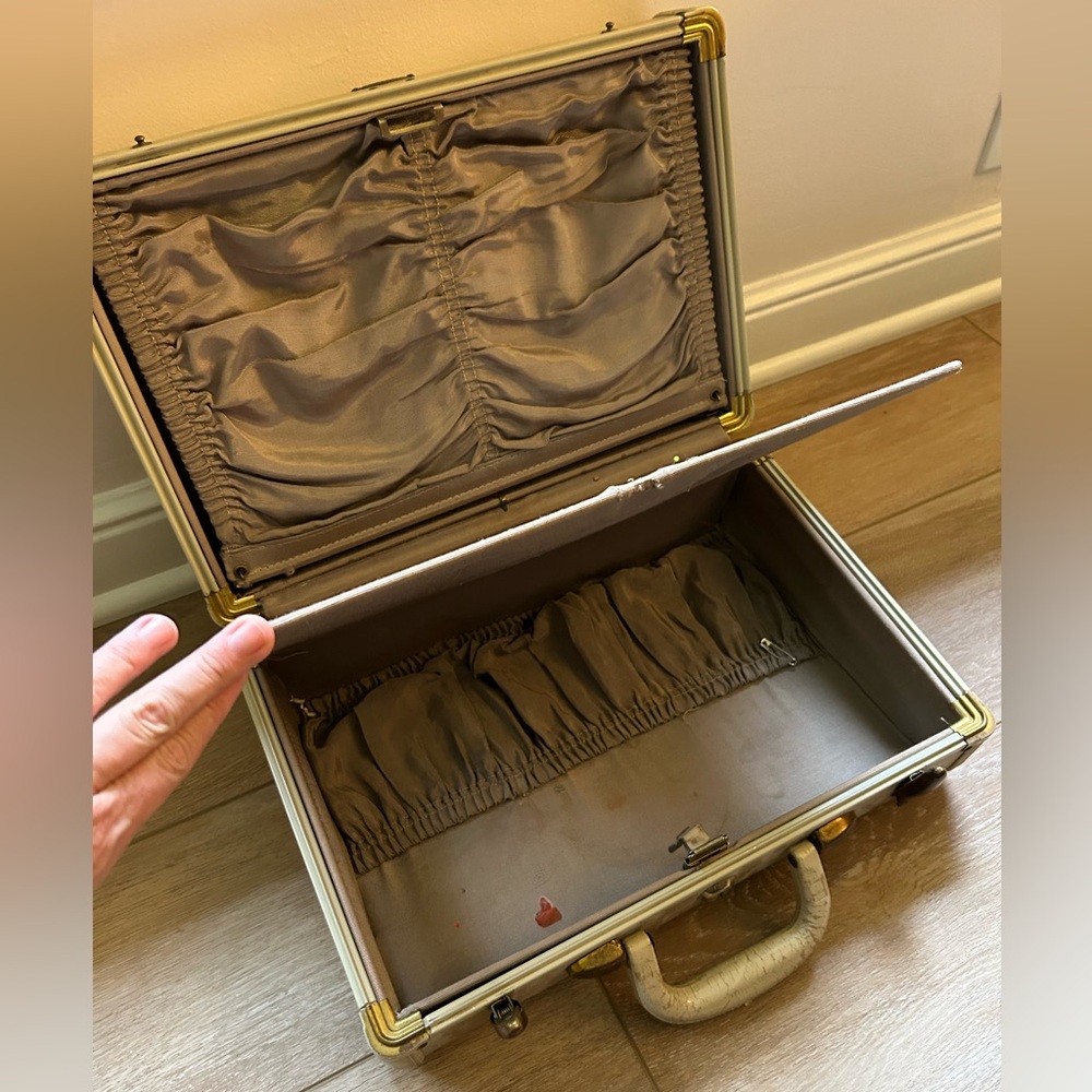 Vintage 1950โs Samsonite Shwayder Brothers Marble Cream Suitcase - Picture 4 of 11